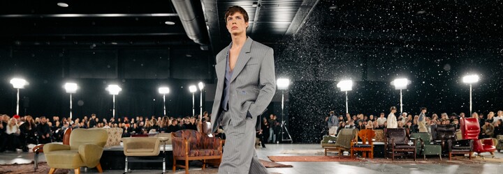 Jan Černý sa inšpiroval Pelíškami. Módnu šou si užíval Majk Spirit so ženou, Ben Cristovao aj Nik Tendo (Reportáž)