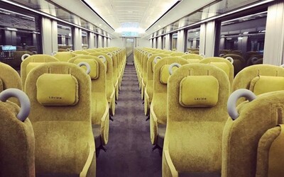 Japonský vlak je navržen tak, aby lidé měli pocit, že sedí v obývacím pokoji
