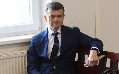Jaroslav Haščák chce, aby sa mu slovenské úrady ospravedlnili, že ho zobrali do väzby. Ak to nespravia, štát má zaplatiť