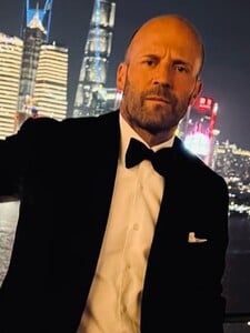 Jason Statham sa predstaví v hlavnej úlohe nového akčného trileru Viva La Madness. O réžiu sa postará Guy Ritchie