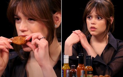 Jenna Ortega si vyskúšala reláciu Hot Ones. Zvládla jesť ultraštipľavé chilli bez žmurkania presne ako Wednesday