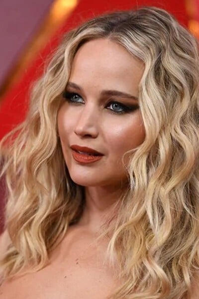 Jennifer Lawrence je těhotná. S manželem čekají druhé dítě