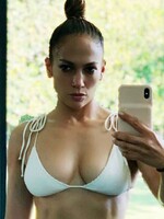 Jennifer Lopez pobláznila jedinou fotografií celý svět. V plavkách motivuje ženy v každém věku