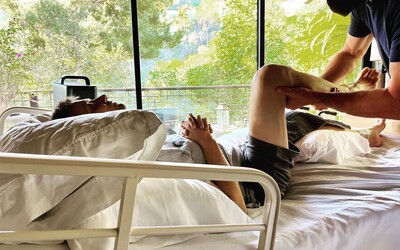 Jeremy Renner se poprvé ozval z domácí léčby. Zlomil si více než 30 kostí, ale nechybí mu optimismus