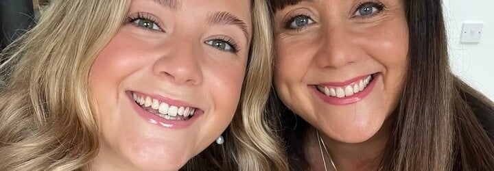 Jessica a Louise cestují za nejlepšími croissanty. Při návštěvě Prahy je okouzlila místní pekárna