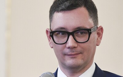 Jiří Ovčáček, bývalý mluvčí Zemana, kráčí ve stopách Klause. Hlasuj v anketě, kdo z nich to umí líp