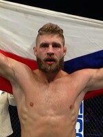 Jiří Procházka zvítězil na UFC ostrově po nádherném KO ve druhém kole!
