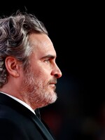 Joaquin Phoenix: Vyrastal v sekte, takmer zomrel pri autonehode a pre rolu Jokera schudol takmer 24 kíl za pár mesiacov