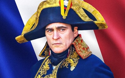 Joaquin Phoenix je Napoleon Bonaparte. V traileri má sex odzadu s Vanessou Kirby a užíva si vraždenie nepriateľov vo vojne