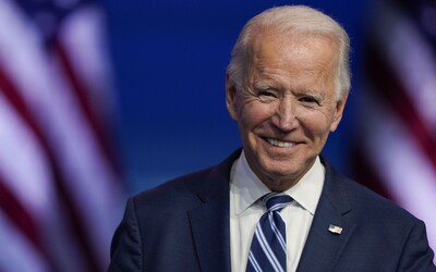 Joe Biden požádá Američany, aby 100 dní nosili roušky. Plánuje zavést jejich povinné nošení ve vládních budovách