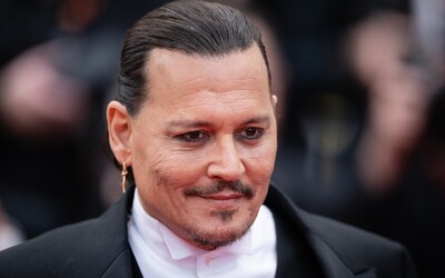 Johnny Depp údajne skolaboval v hoteli pred koncertom Hollywood Vampires v Budapešti. Koncert museli zrušiť