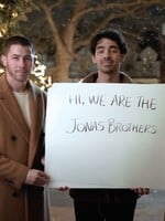 Jonas Brothers hlásia comeback na Disney. Natáčajú novú vianočnú komédiu