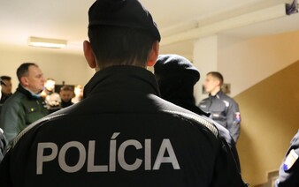 Jozef zabil matku, lebo mu nespravila volské oko. Hrýzol ju do tváre a udieral stoličkou