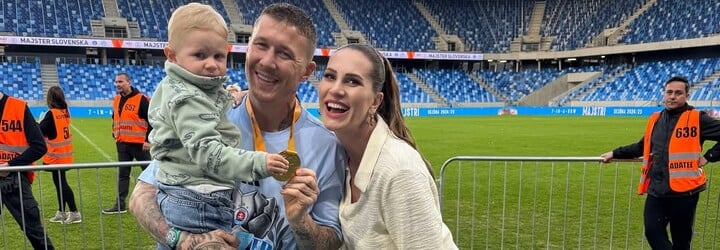Juraj Kucka sa stal štvornásobným otcom. Šťastnú novinku oznámil netradične