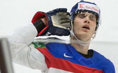 Juraj Slafkovský je draftovou jednotkou NHL 2022. Šimona Nemca si z druhého miesta vybralo New Jersey Devils