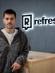 Juraj založil značku Different, kterou nosí Separ nebo Sergei B. „Neznám nikoho, kdo by to dělal tak kvalitně jako já“