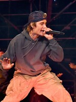 Justin Bieber vraj plánuje v roku 2025 comeback. Údajne potrebuje peniaze