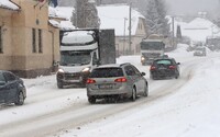 KALAMITA NA SEVERE SLOVENSKA: Ostaňte doma a cestujte len v súrnych prípadoch, vyzvali ľudí úrady