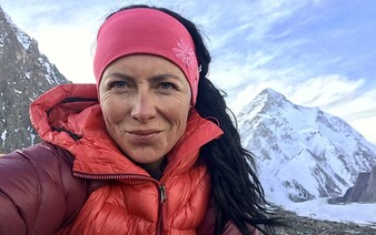 KOMENTÁŘ: I holky si chtějí plnit sny. Proč Kolouchová po smrti čelí nenávisti a otázkám, na které by se mužů nikdo neptal?