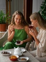 KOMENTÁŘ: Nemáš na bydlení? Podle reportáže České televize za to možná může tvoje matcha