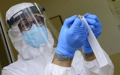 KORONAVIRUS: Pandemie ustupuje. Ve středu přibylo 16 179 nakažených, o 5 tisíc méně než před týdnem