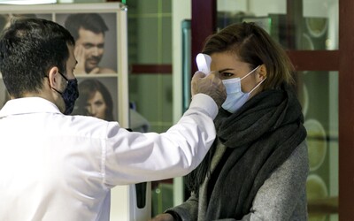 KORONAVIRUS: V Česku přibylo 7 591 nakažených, hospitalizováno je už přes 1 800 lidí