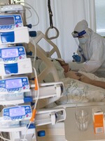 KORONAVIRUS: V pondělí přibylo  4 262 nakažených. Nemocnice se zaplňují, problém je hlavně v jižních Čechách a na Moravě