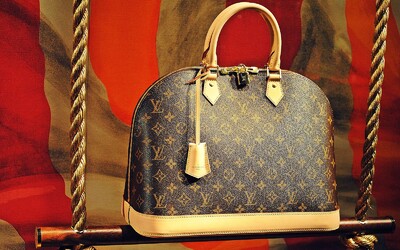 KVÍZ: Chanel, Louis Vuitton nebo Gucci. Jaká jsi high fashion značka?