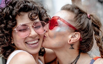 KVÍZ: Jsi lesba, queer nebo bi?