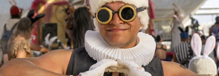 KVÍZ: Nevynecháš žádný festival? Vyzkoušej své znalosti a uhodni název akce podle outfitů návštěvníků