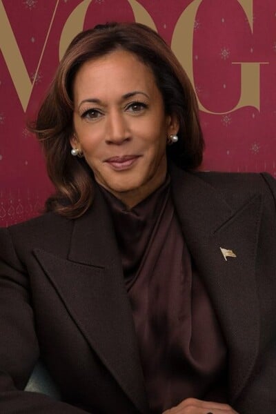 Kamala Harris pózuje na titulke Vogue. Nazvali ju kandidátkou našej doby