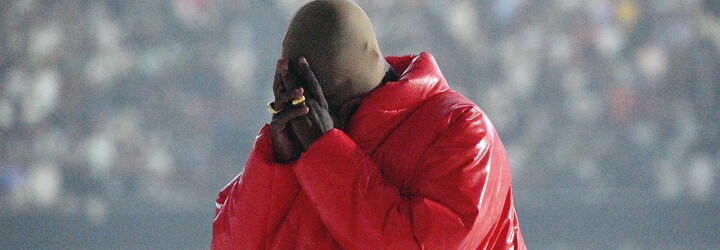 Kanye West nevrátil požičané oblečenie. Majiteľ žiada 400-tisíc dolárov   