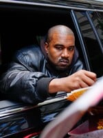 Kanye West opäť šokoval internet. Priznal sexuálny vzťah s bratrancom, v novej skladbe rapuje o inceste