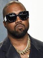 Kanye West v rozhovoru chválil Hitlera a četl antisemitské vtipy. A dostal znovu ban na Twitteru