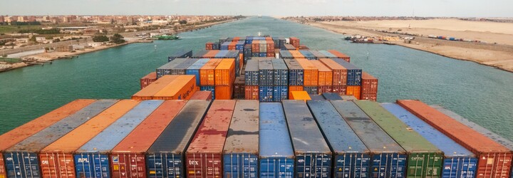 Kapitán lode Ever Given, ktorá zablokovala dopravu v Suezskom prieplave, nakreslil pri manévrovaní penis, ukázali radary