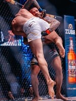 Karlos Vémola porazil Attilu Végha a definitivně zakončil trilogii století