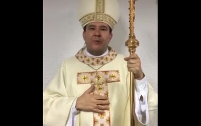 Katolícky biskup masturboval počas videohovoru. Musel odísť z cirkvi 