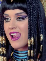 Katy Perry obvinili zo sexuálneho obťažovania, mužovi údajne stiahla nohavice na párty a všetkým ukázala jeho penis