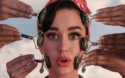Katy Perry se zuby nehty snaží zůstat relevantní. Místo toho je trapná a úplně mimo
