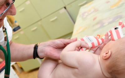 Každé třetí dítě v Česku nebude mít do několika let praktického lékaře