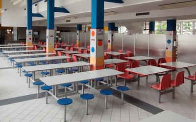 Každý pátý školní oběd je přesolený, tvrdí hygienici. Jaká to představuje rizika?