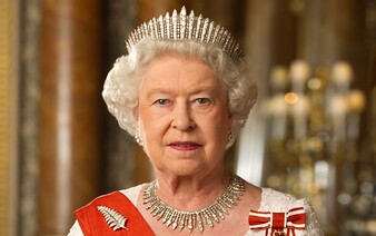 Kdo byla královna Alžběta II.? Téměř nikdo nečekal, že zasedne na trůn, přesto Británii vládla více než 70 let 