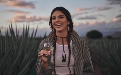 Kendall Jenner kritizují kvůli její značce tequily. Mexické komunity ji obvinili z kulturního přivlastnění