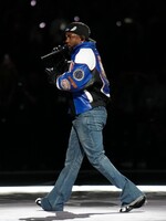 Kendrick Lamar ovládol Super Bowl disstrackom na Drakea. Slovo „pedofil“ však vynechal