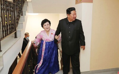 Kim Čong-un daroval nejznámější severokorejské hlasatelce luxusní rezidenci. Dům má být projevem díků za její oddanost