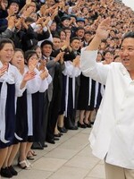Kim Čong-un opět výrazně zhubl. Spekuluje se o jeho zdraví, ale také o řízené dietě