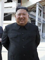 Kim Čong-un žije. Po 3 týdnech se objevil na veřejnosti