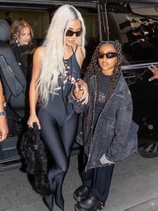 Kim Kardashian diagnostikovali vážné mozkové onemocnění. Může za to stres z rozvodu s Yem
