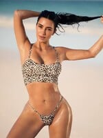 Kim Kardashian je připravena na léto: SKIMS přichází s novou plážovou kolekcí