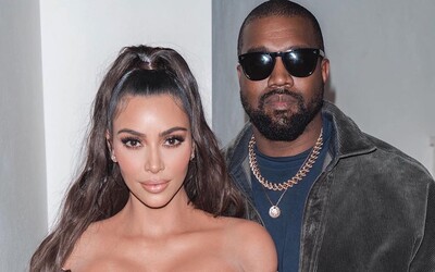 Kim Kardashian sdílela zamilovanou fotku s Kanyem Westem, nyní čelí žalobě za porušení autorských práv